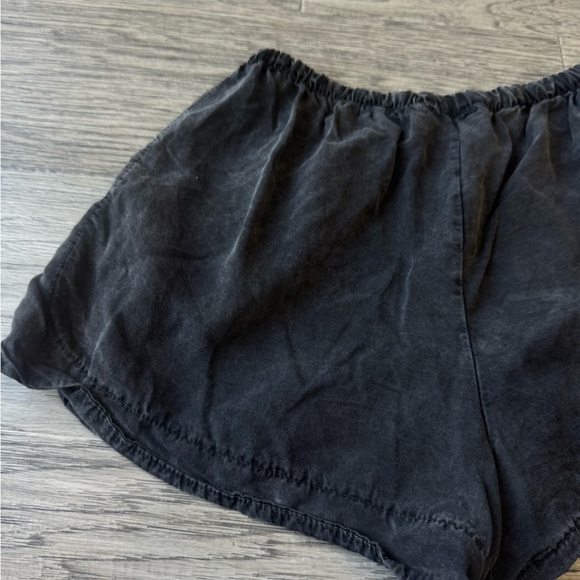 Brandy Melville Soft Butter shorts - Picture 5 of 7